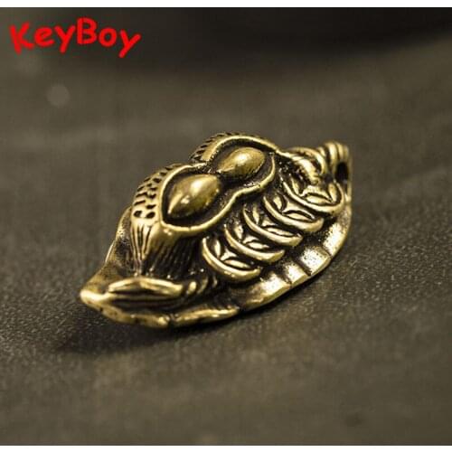 Lucky Leaf Peanut Brass Keychain Handmade Creative Copper Pendants Bring Wealth Chinese Feng Shui Car Key Chain Hangings Charms