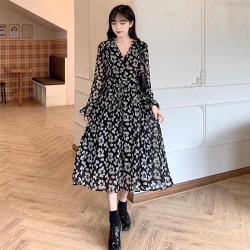 Spring French Retro Chic Summer Elegant Vintage Sexy Holiday Dress Clothes Korea Casual Ladies V-Neck Lantern Sleeve Dresses