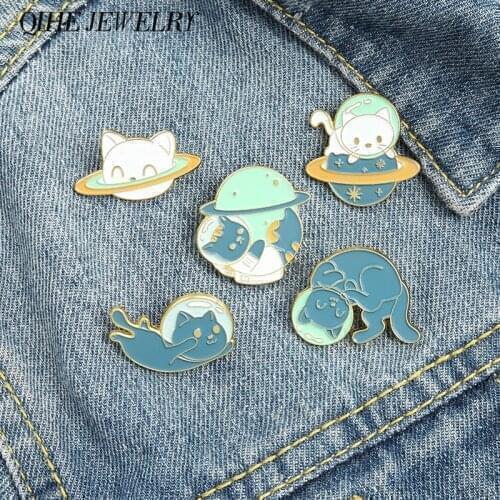 QIHE JEWELRY Cat Astronaut Enamel Pins Space Kitty Lapel Pin Cat in a Space Suit Brooches Space Helmet Badges Cat Lover G