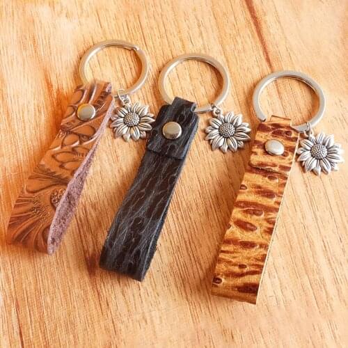 New Car Key Chain Accessories Unix Emboss Textured Retro Metal Sun Flower Trendy Bohemia Casual Originality Leather Key Chain