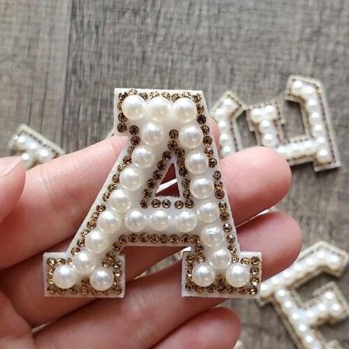 26 Letter Gold Rhinestone Pearl English Iron on Patch 3D Beaded Clothes Sticker Embroidered Patch For Clothing Logo Diy Applique