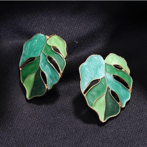 Ztech Green leaves Shape Trendy Earrings For Women Stud Earrings Girls Fashion Ladys Party Statement Earrings Accessories