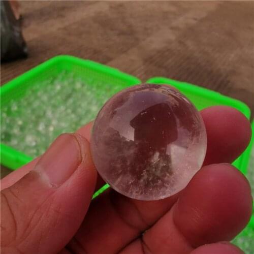 Natural crystal ball crystal transparent is necessary to decorate the house can ward off evil spirits meditate