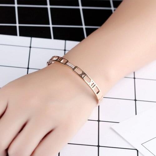GorGor Bangles Women Stainless Steel Pattern Roman Numerals Hollow Out Rose Gold Color Temperament Birthday Jewelry TS-896