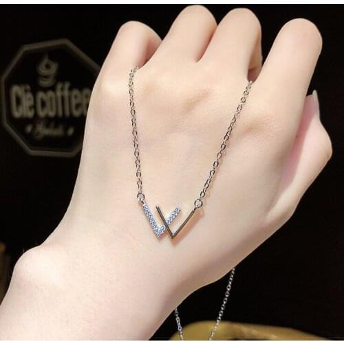 New Fashion Titanium Steel Inlaid Zircon W Letter Pendant Necklace Double V Clavicle Chain For Women Neck Lace
