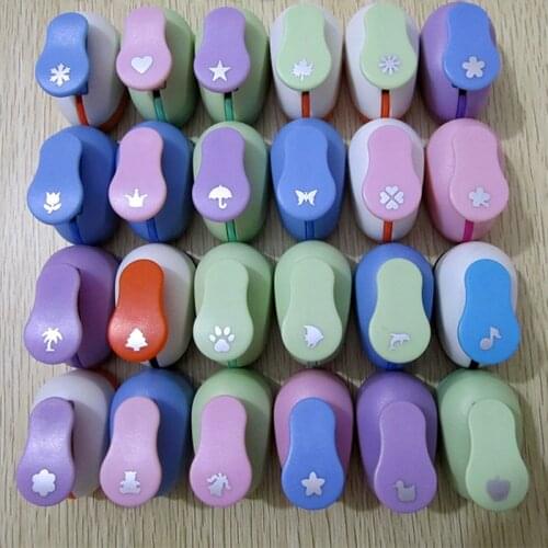 1Pcs New Mini Size DIY Foam Maker Craft Art Hole Punch Paper Shaper Puncher Kids Scrapbooking DIY Paper Punch Shape Randomly