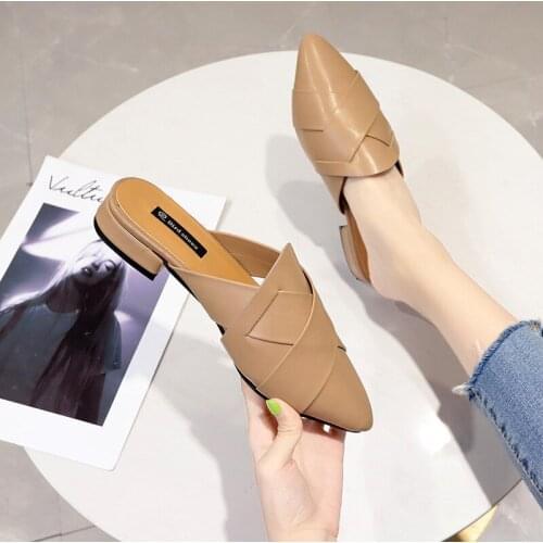 2020New Retro Half-trawing Shoes Womens Flat-bottomed Muller Shoes outside the pointy wearing lazy-style sandals wear-resistant