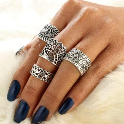 4pcs/set Retro Design Pretty Engraved Court Pattern Lady`s Finger Ring Pack