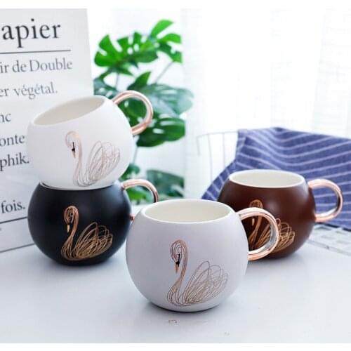 450ML Creative Ceramic Coffee Mug Swan Pattern Mark Cup Travel Cup Milk Tea Juice Drink Cup Big Belly Mug Novelty Birthday Gifts