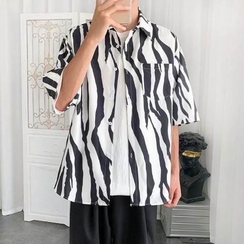 2021 Summer New Trend Thin Mens Casual Shirts Handsome Boys Lapel Stripe Harajuku Style Short Sleeve Top Straight Blouse Ins