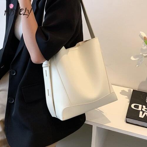 2021 New Black Large Capacity Bucket Bags Women PU Leather Handbag S Female Personality All-match Crossbody Shoulder Bag Bolsos