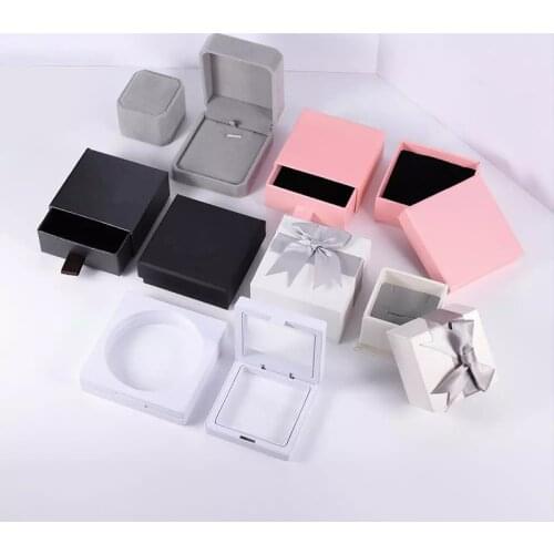 Top Quality 2-Colors Simple Square Plastic Transparent PACKAGING Jewelry BOX For Ring Necklace Jewelry Pink Box Plush box Sets