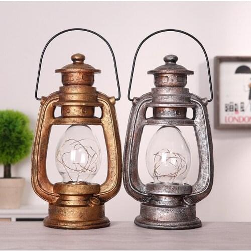 Vintage Lamp Lantern Retro British Home Furnishing Ornaments Battery Light Kerosene Resin Crafts Gift Home Garden Decoration