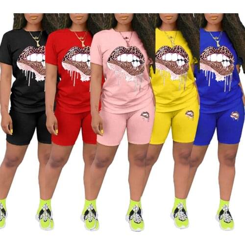 Womens Sports Style 2Pcs Clothes Set, Leopard Lips Printed Short Sleeve T-shirt with Solid Color Tight Shorts
