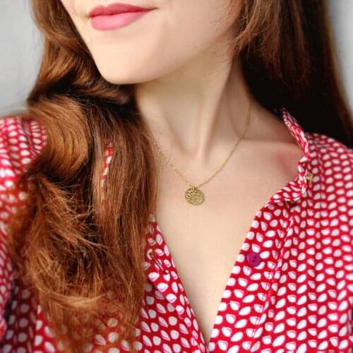 Visunion Hammered Disc Necklace Classic Minimalist Stainless Steel Round Shape Jewelry Pendant Engraved Necklace Gift for Women