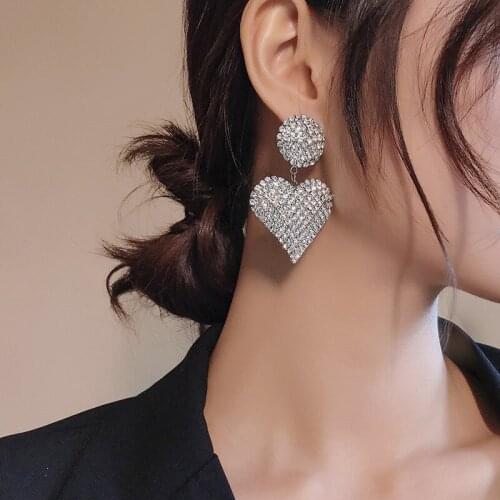 2019 New Arrival Metal Vintage Heart Women Dangle Earrings Exaggerate Love Earrings Peach Heart Fashion Trend Female Jewelry