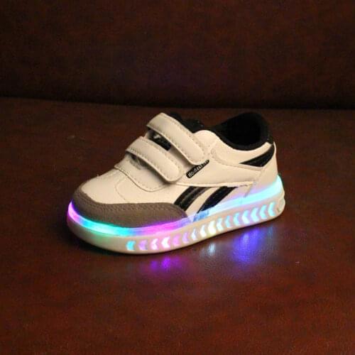 New Children Sport Shoes Breathable Kids Mesh Anti-slippery LED Glitter Sport Walking Shoes