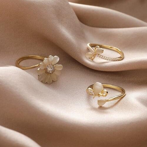 Temperament Sparkly Opal Butterfly Flower Open Rings for Women Girl Gold Color Alloy Adjustable Charm Rings Wedding Jewelry Gift