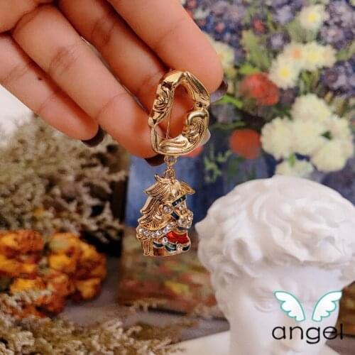 Restoring ancient ways in Europe and America horse chest French suits female needle delicate baroque wind animals