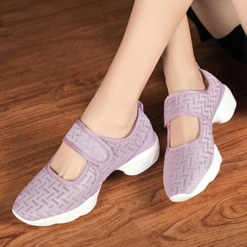 2021 lightweight dancing shoes womens soft sole single net flying mid-heel square dance shoes casual sports zapatillas mujer