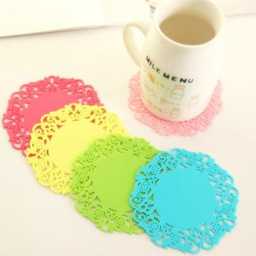 5Pcs 9cm Hollow Silicone Coaster Flower-Shaped Non-Slip Anti-Scald Heat Insulating Table Pads Creative Tea Round Cup Mat