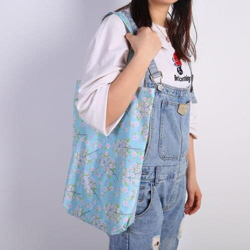 1PC Large Foldable Pouch Colorful Grocery Holder Shopping Bags Eco-Friendly Portable Folding Sundries Holding Bag (Random Color)