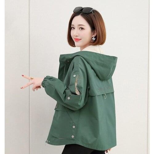 2021 New Spring Autumn Female Hooded Trench Coat Plus Size 3XL Loose Embroidered Short Outwear Casual Womens Windbreaker Lining
