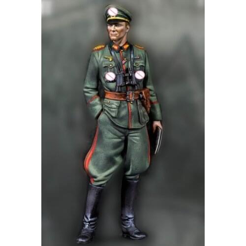 1:35 German Forces Officer 592
