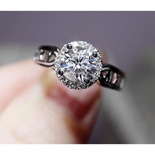 Exquisite 2 Carat Imitation Moissanite Ring Hallow out Roman Numerals Rings for Women Wedding Party Fashion Jewelry Gift D5C337