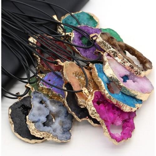 4Pcs Natural Stone Necklace Stylish Irregular Quartz Bud Gold-Plated Pendant for Unisex Casual Banquet Party Glamour Jewelry