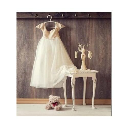 VinyBDS Children Photography Backdrop Fundo Fotografico Newborn Retro Wood Wall Princess Dress Peach Grass Background Fantasy