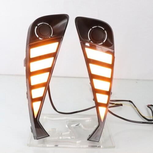 1 Pair Car Daytime Running Light LED DRL Daylight Fog Lamp Dynamic Yellow Turn Signal Lamp for Toyota C-HR CHR 20-21 Car Light