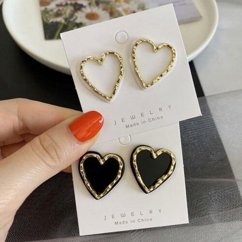 Lovely Fashion Black White Acrylic Love Heart Stud Earrings For Women Girls Cute Gold Color Enamel Earrings Party Jewelry Gifts