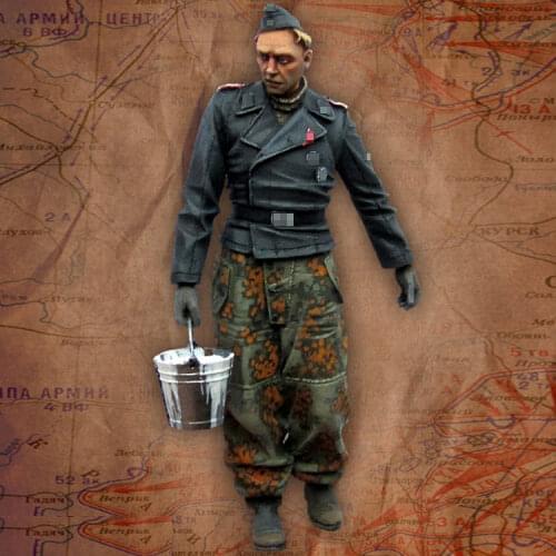 1/35 Scale Unpainted Resin Figure tank man collection figure