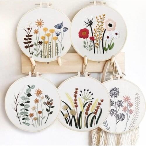 Flower Patterns DIY Hand Embroidery Kit for Beginners Hoops Needlework Thread Supplies Decorative Arts and Crafts