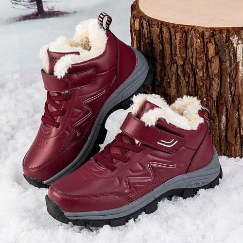 UOSU Walking Shoes