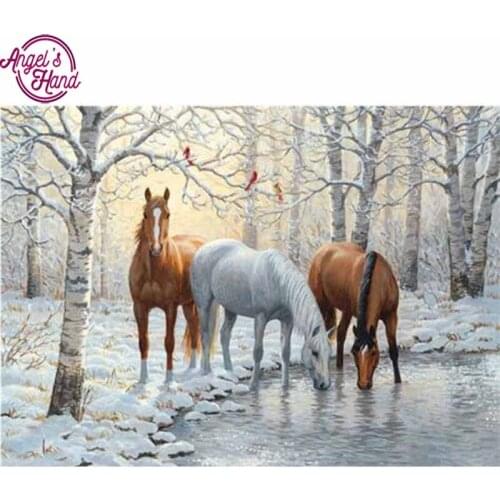 DIY 5D Resin Diamond Painting Winter landscape Picture of Rhinestones Christmas Decoration Diamond Embroidery Horse Pattern