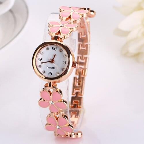 Cute Women Bracelet Watch Mujer Golden Relojes Small Dial Quartz Watch Popular Wristwatch Hour Female Ladies Elegant Watches