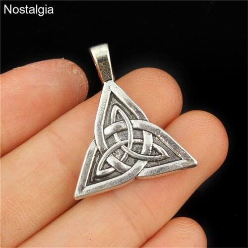 Nostalgia 10Pcs Trinity Symbol Irish Knots Triangle Pendants Charms Witchcraft Jewelry 27*22MM