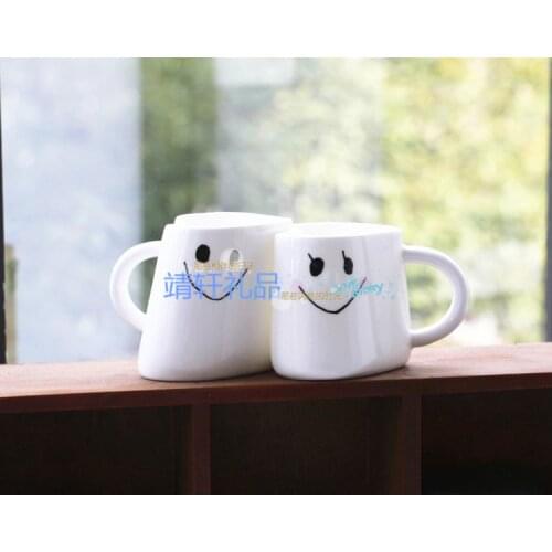 2pcs/lot white color Creative ceramic mug / expressions hug right cup / couple cups / mug of coffee lover mugs hug mug