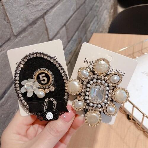New Fashion Woman Brooches Pin Big Stone Pearl Flower 5 Shiny Rhinestone Brooch Trendy Jewelry Coat Suits Clothing Accessories