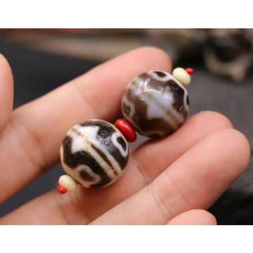 Collectible Treasure Unique Pair Energy Magic Tibetan Old Agate Lotus Base Tiger Tooth Round dZi Bead Amulet