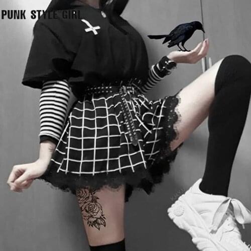 PUNK STYLE GIRL Women's Shorts