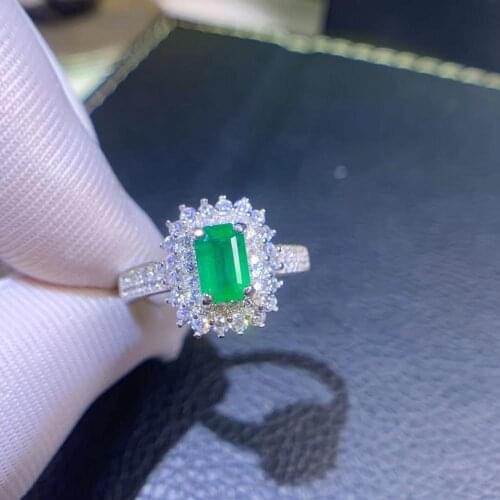 Womens new ring natural emerald ring 925 silver simple design fresh and lovely style