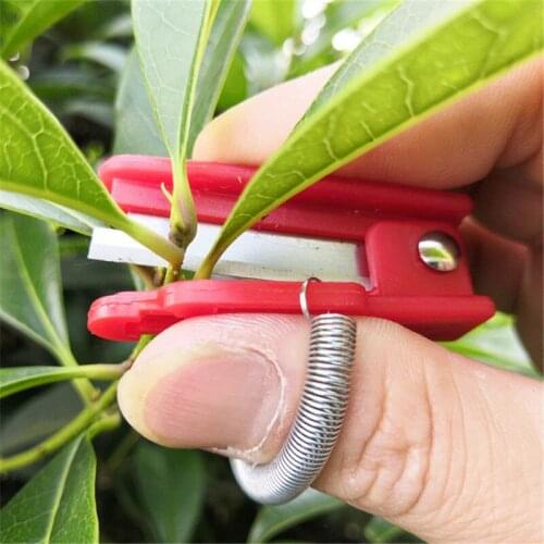 Newest Garden Pruner Fruit Picking Device Multifunction Thumb Knife Safe Fruit Blade Tool Finger Protector Rings Cutting Blade