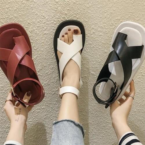 Comemore 2021 New Sandal Non-slip Flat Sandals Buckle Black White Women Summer Beach Sandals Fashion Flats open toe Shoes