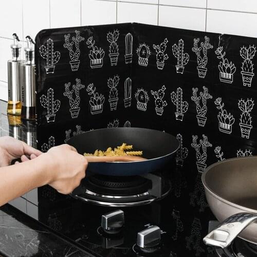 Nordic Aluminum Foil Oil Baffle Gadgets Gas Stove Heat Shield Folding Splash-Proof Board Cooking Tools Kitchen Accessories