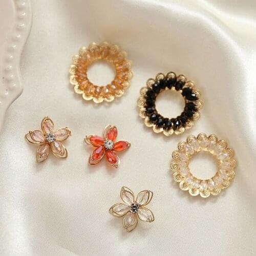 2pcs 2019 Korean Elegant retro fashion temperament wild earrings hollow crystal flower plate earrings pendant DIY accessories