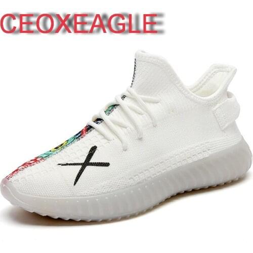 2021 Summer Mens Safety Breathable fly Mesh Men Shoes Casual Shoes Light Outdoor Flats Lazy Shoes Man running Shoes