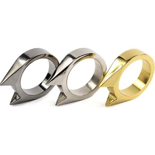 1pcs Spikes knuckle Cat Ear shape Ring Pendant Outdoor Survival Tactical Self-defense Ring 32*26*7mm Color Random